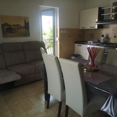 Apartments Peloza โปเรช ภายนอก รูปภาพ