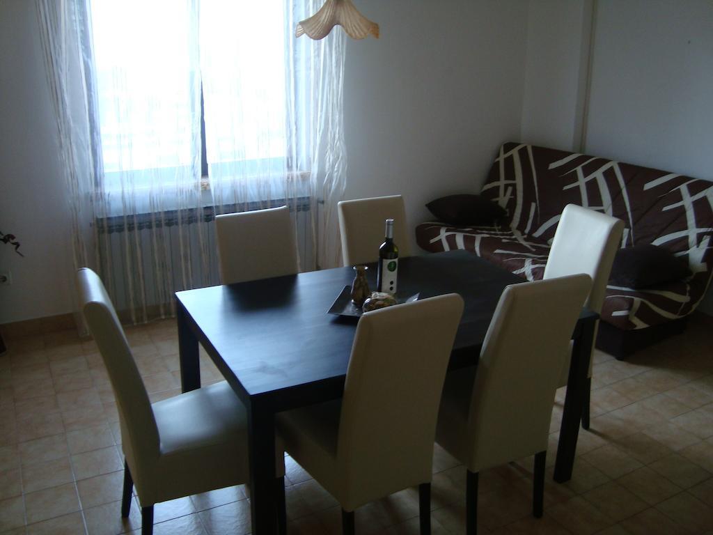 Apartments Peloza โปเรช ภายนอก รูปภาพ